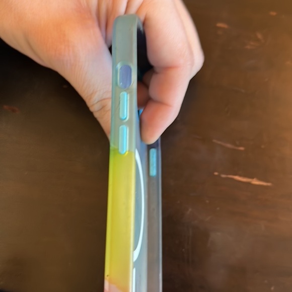 I phone 14 outer box plus - Picture 4 of 5